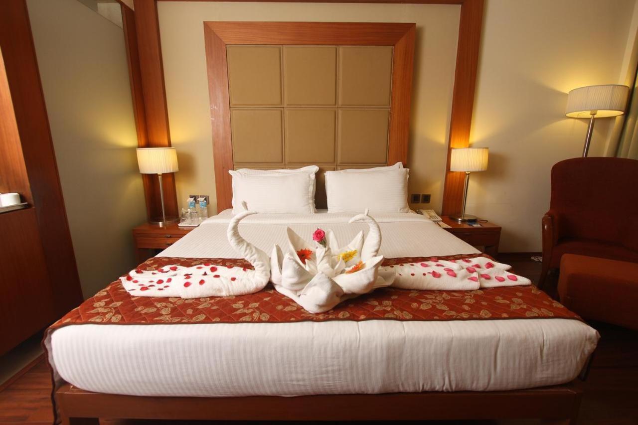 The Sky Imperial, Thaltej Hotel Ahmedabad Luaran gambar