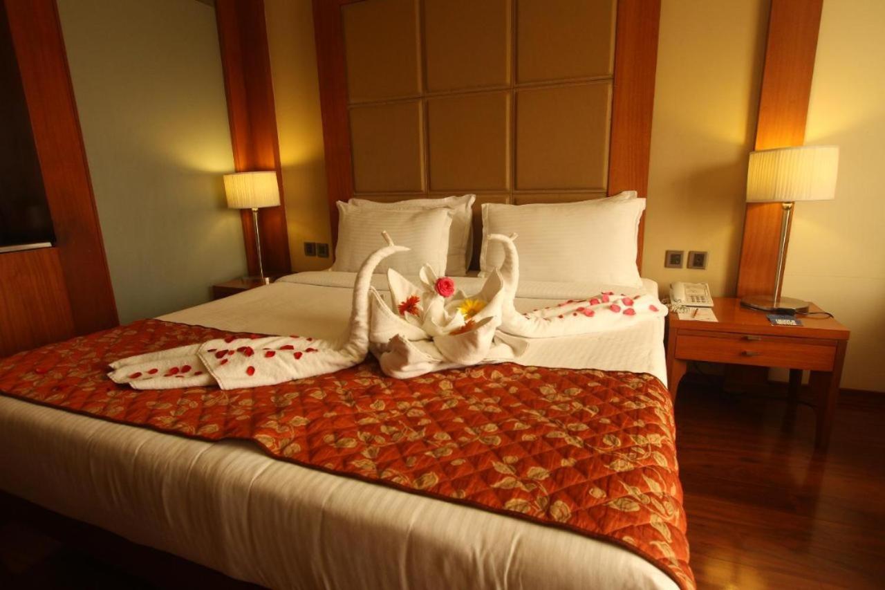 The Sky Imperial, Thaltej Hotel Ahmedabad Luaran gambar