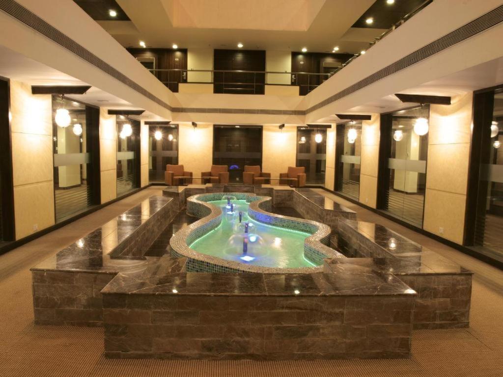 The Sky Imperial, Thaltej Hotel Ahmedabad Luaran gambar