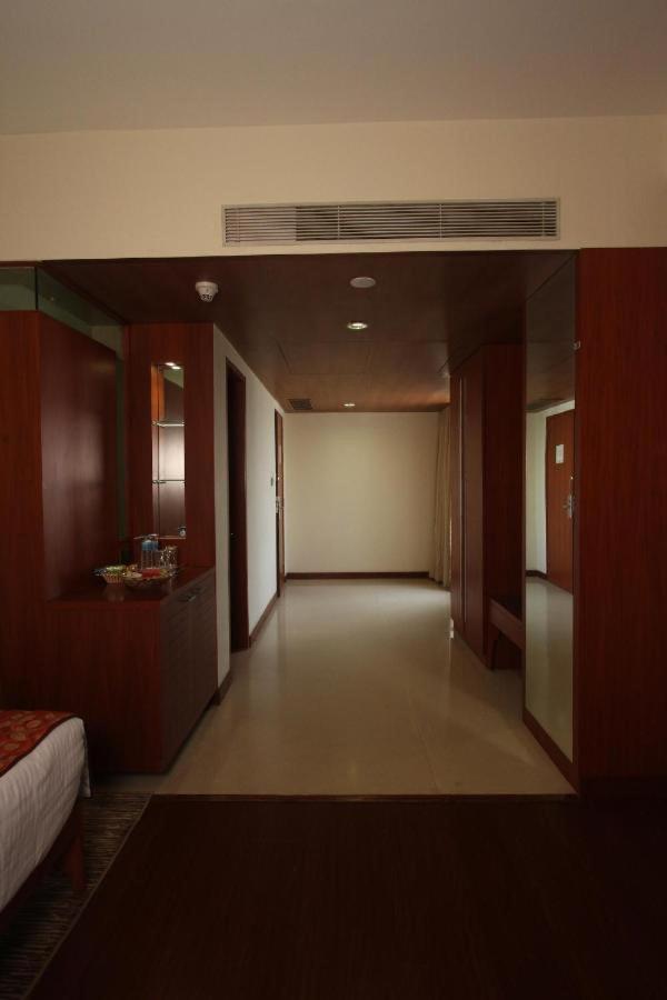 The Sky Imperial, Thaltej Hotel Ahmedabad Luaran gambar