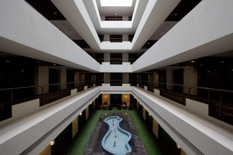 The Sky Imperial, Thaltej Hotel Ahmedabad Luaran gambar