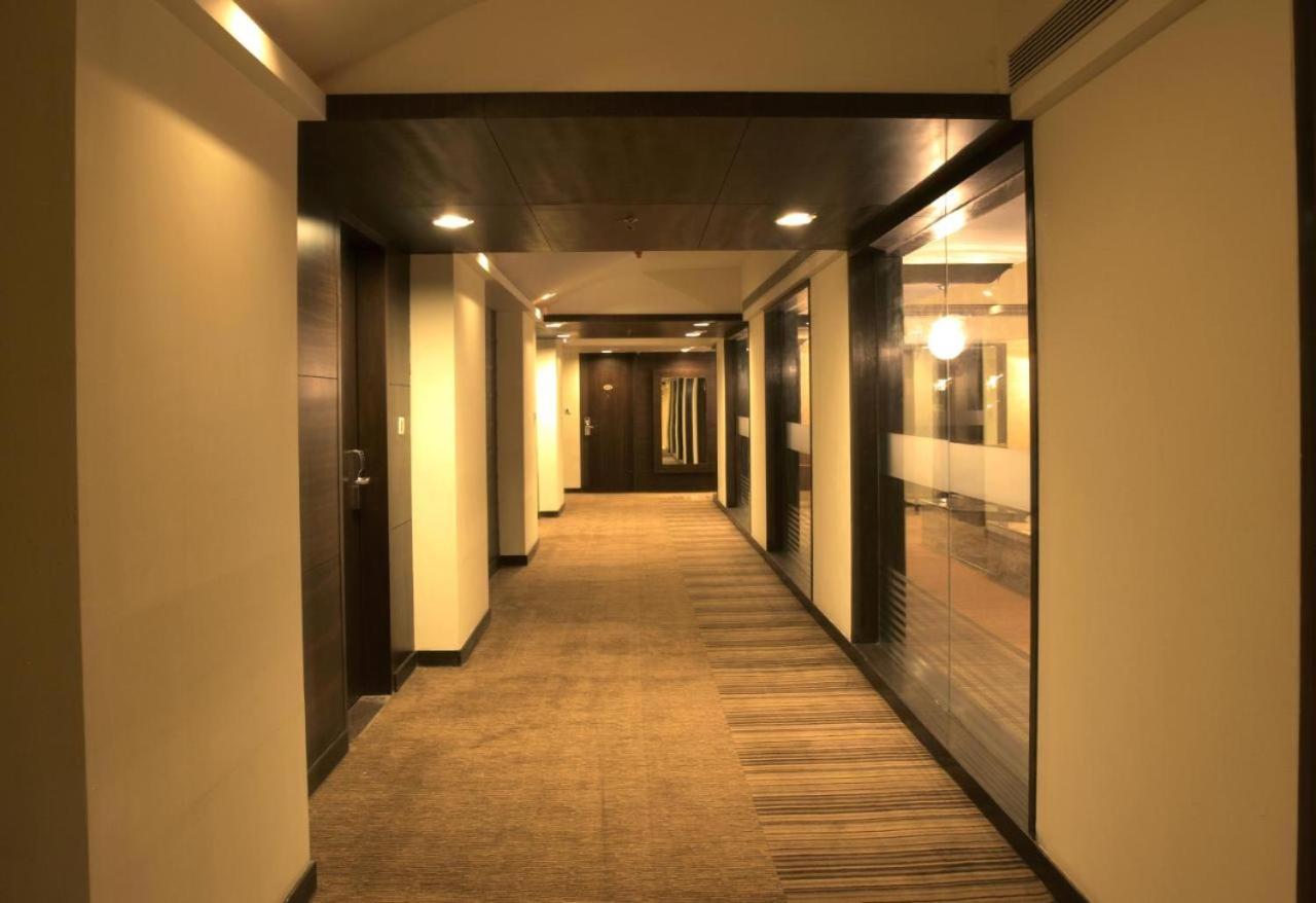 The Sky Imperial, Thaltej Hotel Ahmedabad Luaran gambar