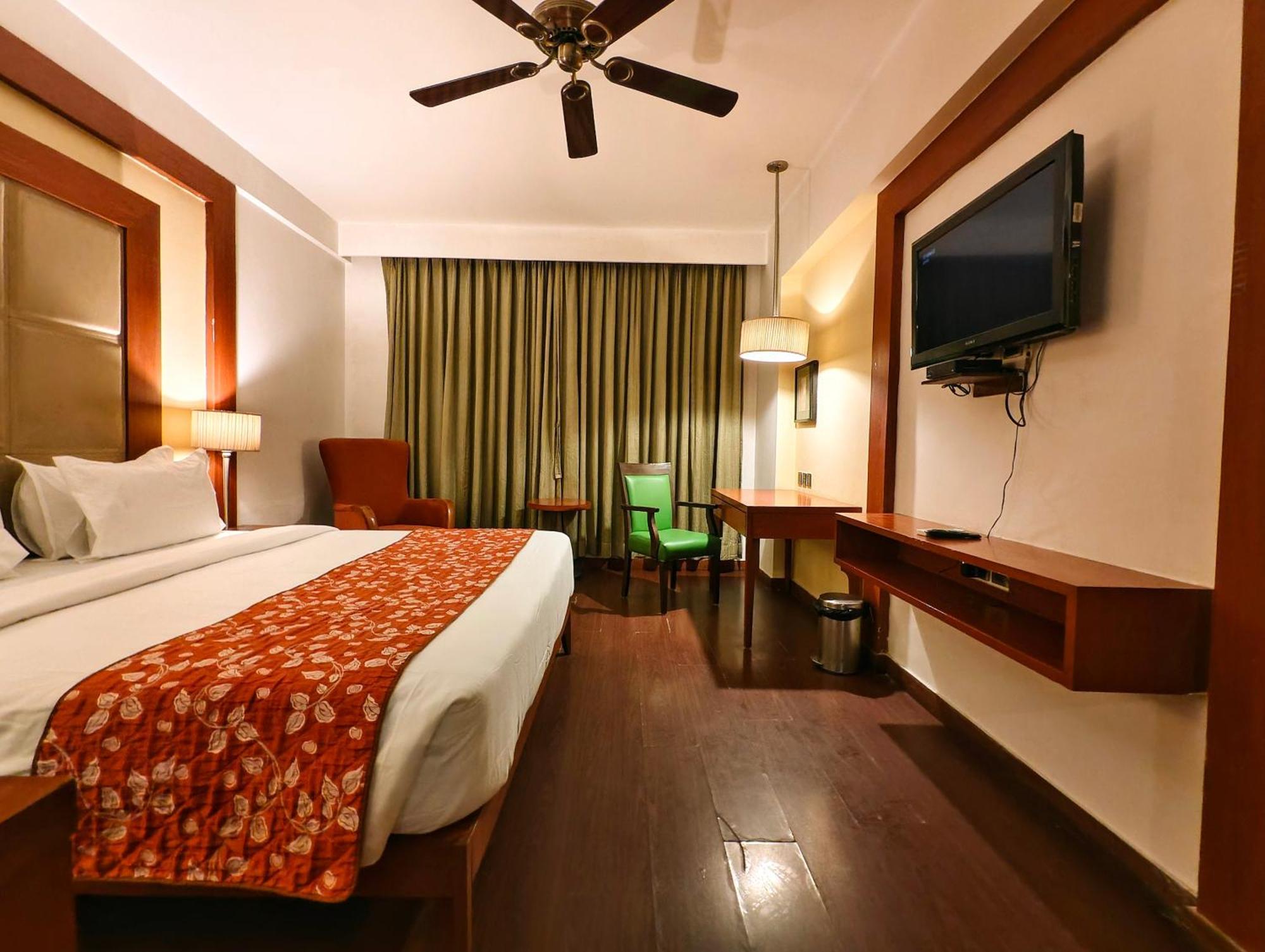 The Sky Imperial, Thaltej Hotel Ahmedabad Luaran gambar
