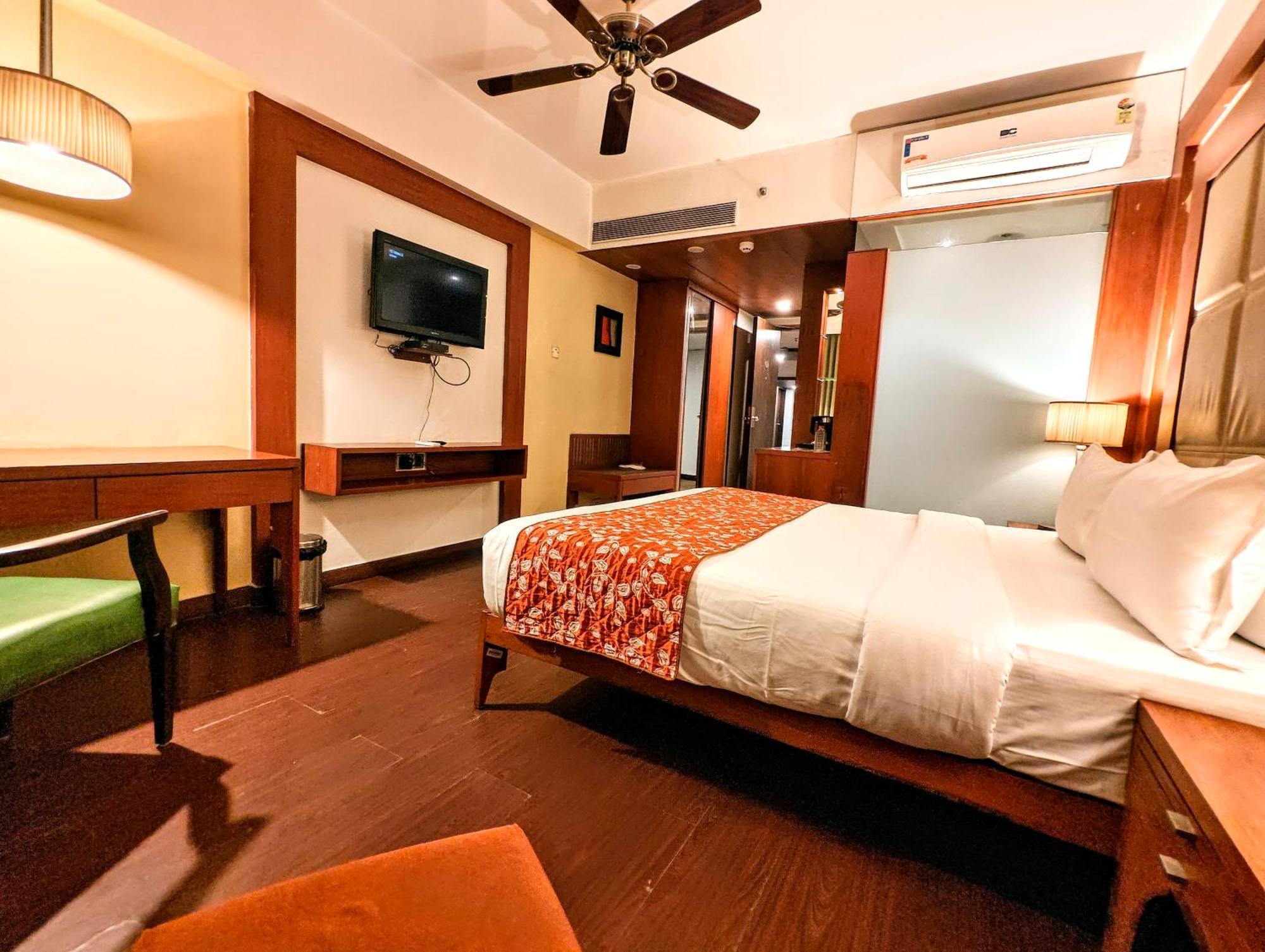 The Sky Imperial, Thaltej Hotel Ahmedabad Luaran gambar