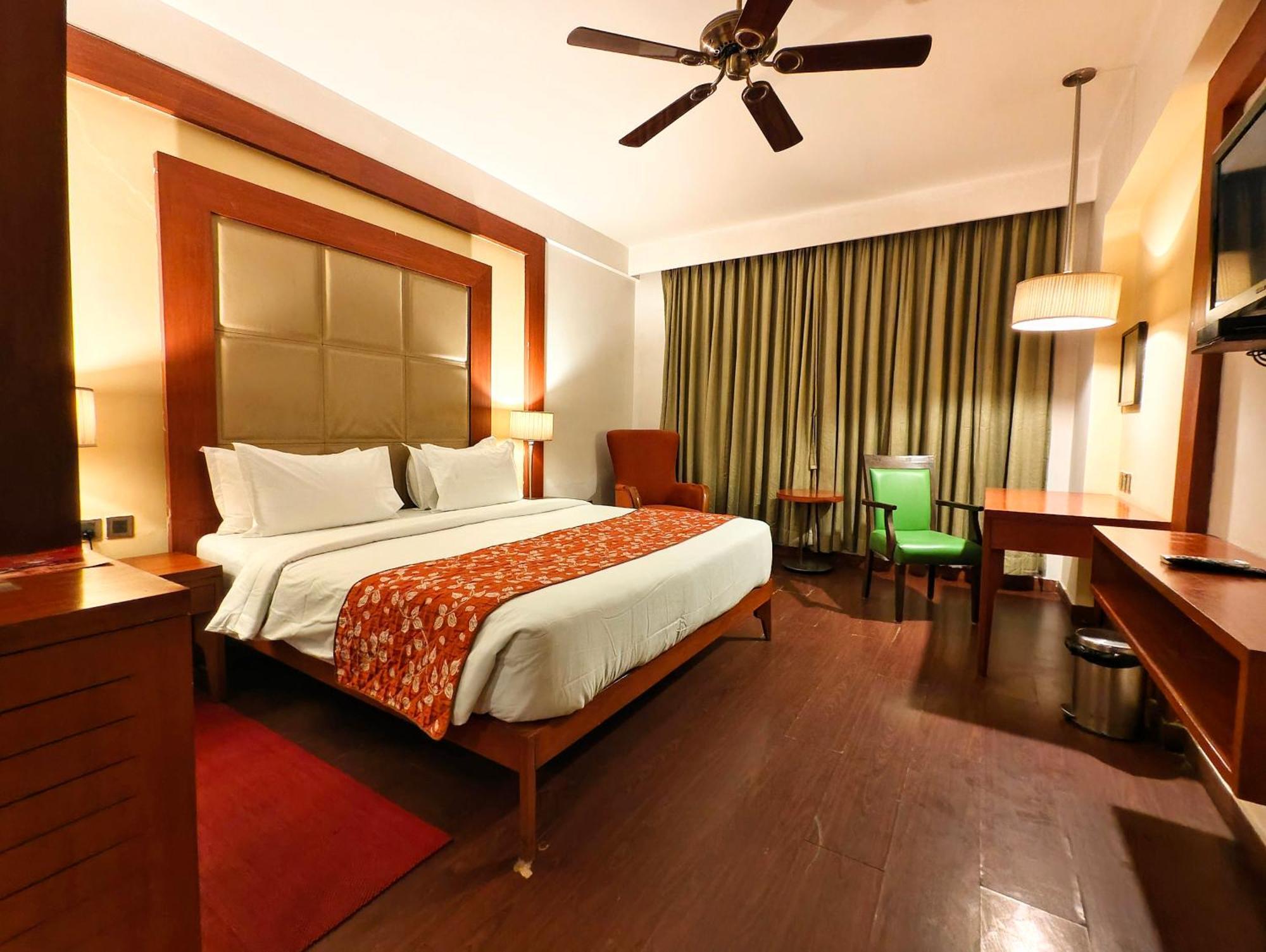 The Sky Imperial, Thaltej Hotel Ahmedabad Luaran gambar